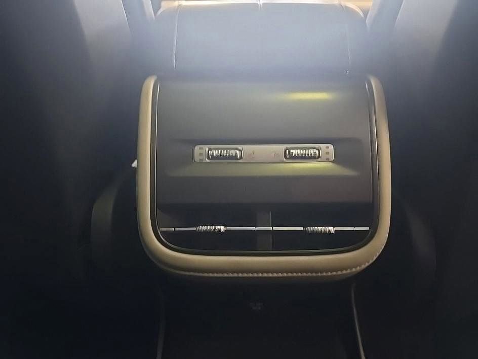 Used 2025 Lincoln Nautilus Reserve image 39