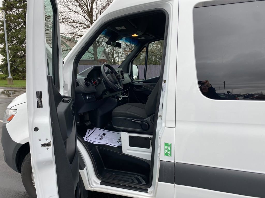 Used 2024 Mercedes-Benz Sprinter 2500 image 25