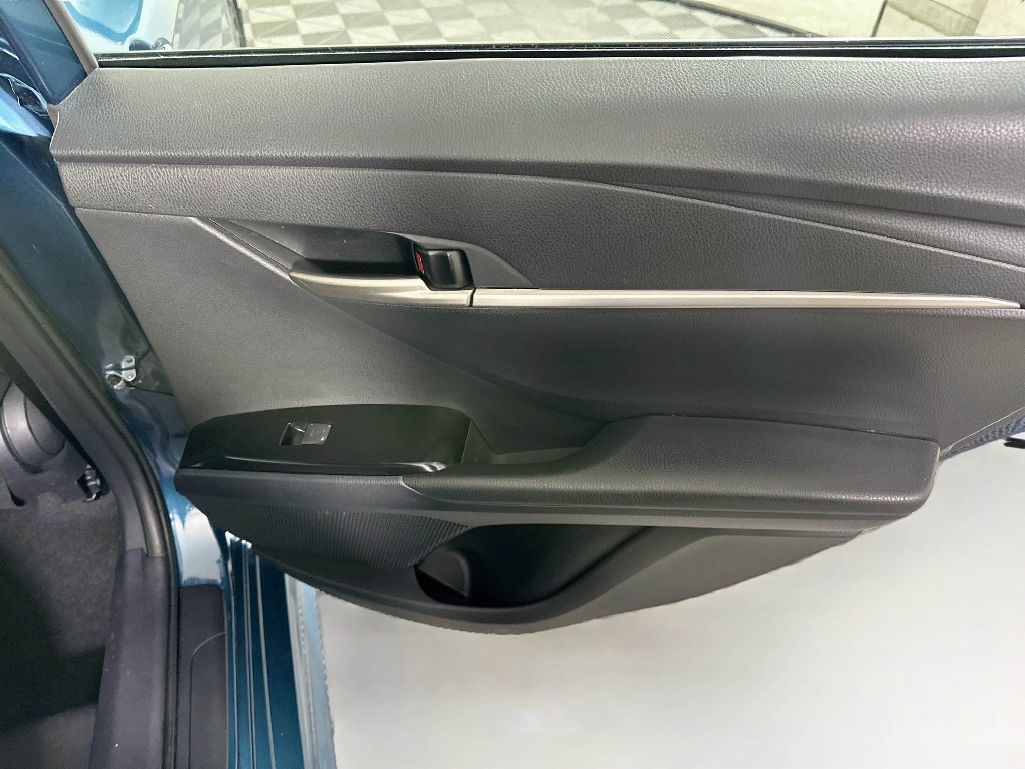 Used 2025 Toyota Camry SE FWD image 28
