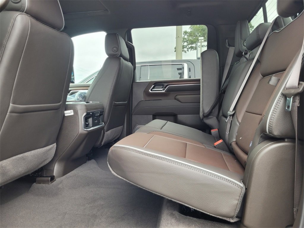 New 2025 GMC Sierra 3500 Denali w/ Denali Reserve Package image 3