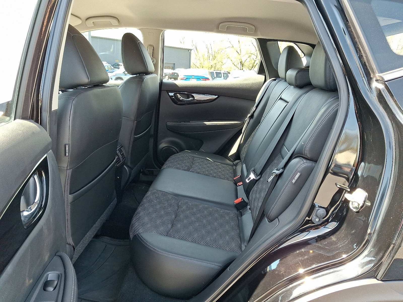 Certified 2022 Nissan Rogue Sport SV w/ Technology Package image 12