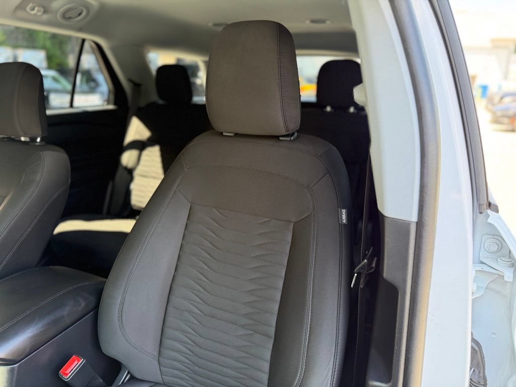 Used 2021 Ford Explorer XLT AWD/4WD image 9