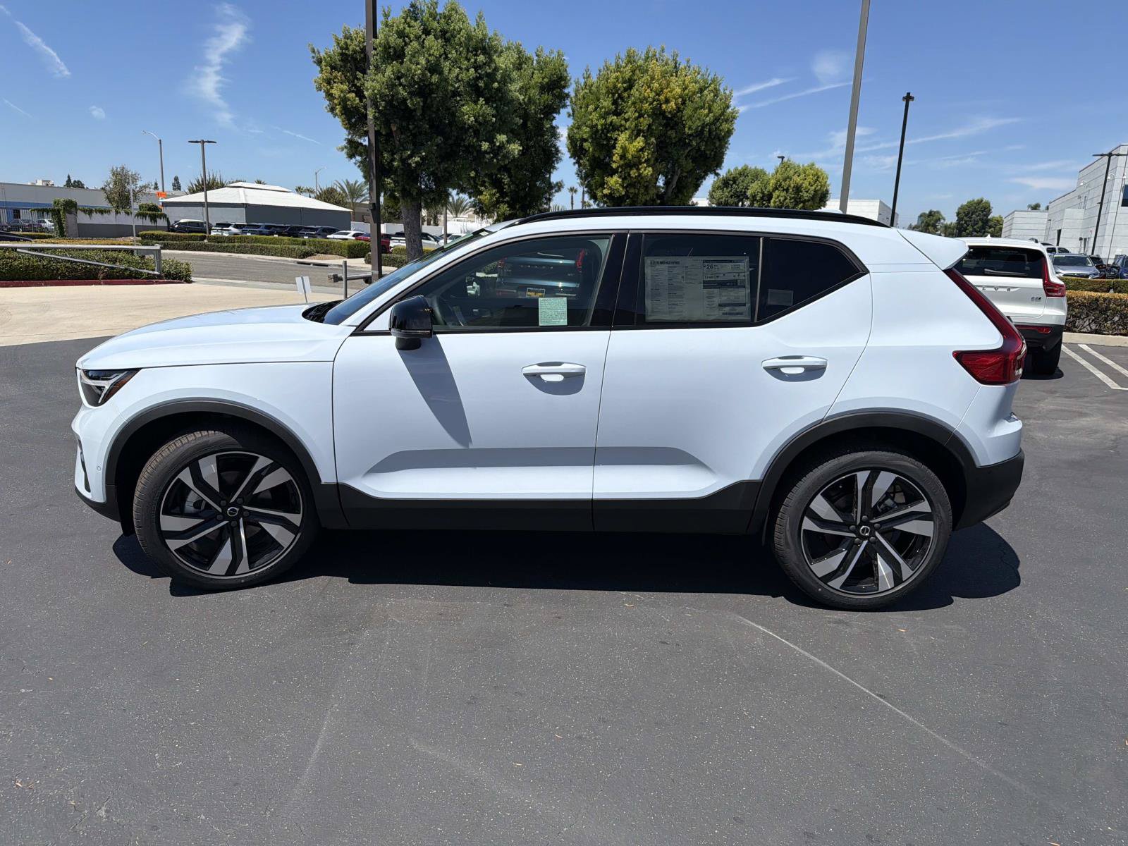 New 2026 Volvo XC40 B5 Ultra AWD/4WD image 4
