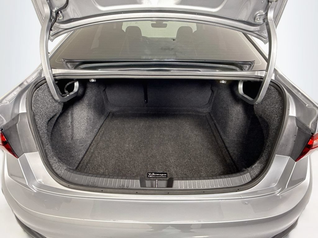 Used 2024 Volkswagen Jetta SE w/ Panoramic Sunroof Package FWD image 28