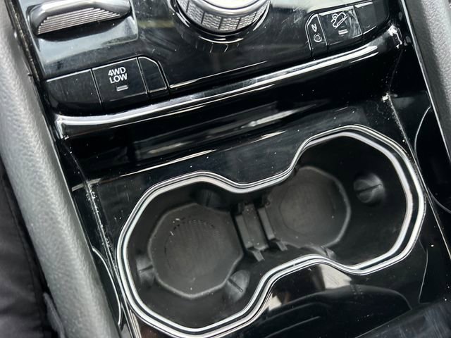 Used 2023 Jeep Grand Cherokee 4WD 4xe w/ Luxury Tech Group II image 19