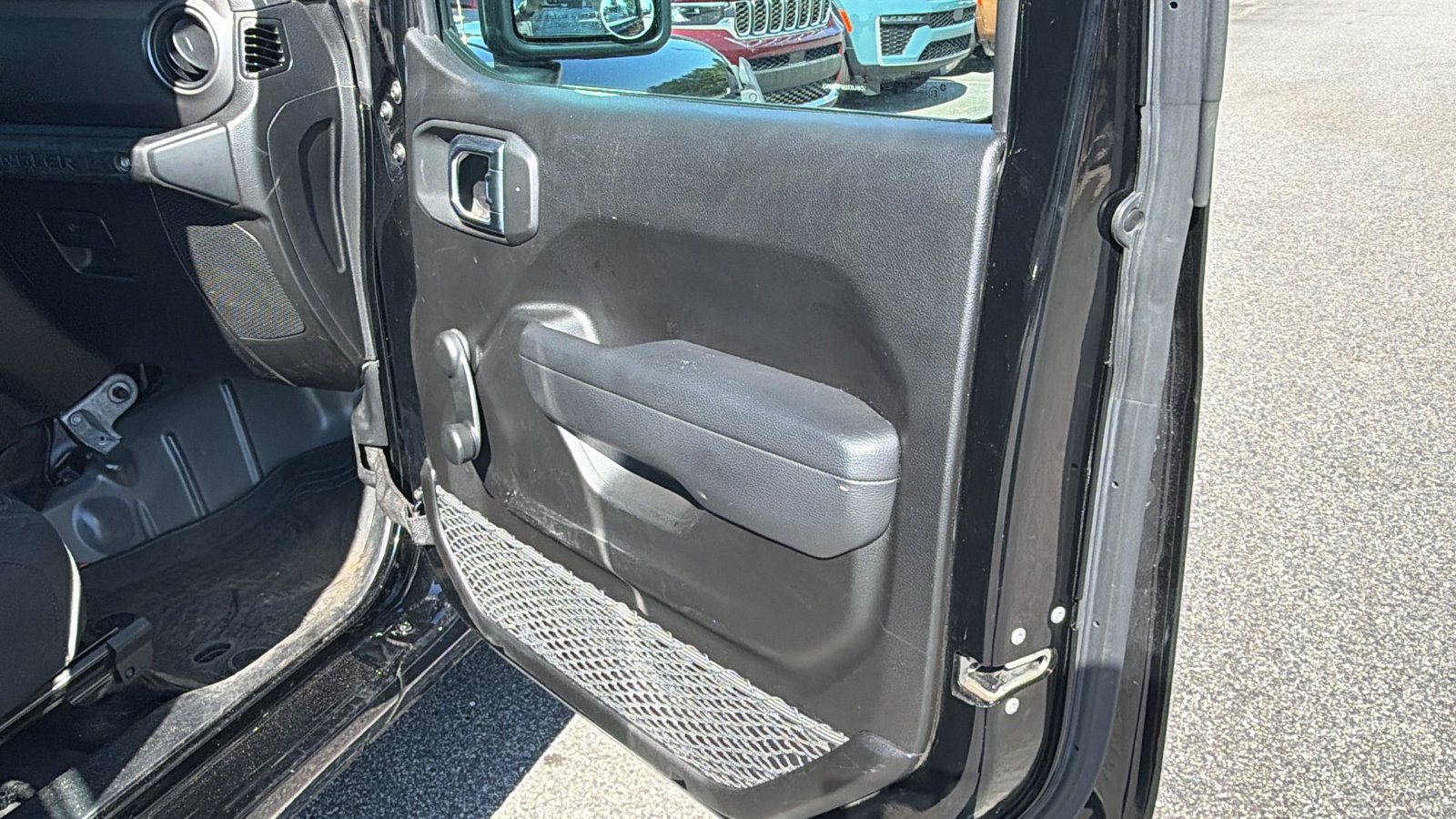 Used 2023 Jeep Wrangler Sport AWD/4WD image 18