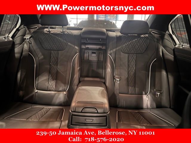 Used 2020 BMW 740i w/ M Sport Package image 25