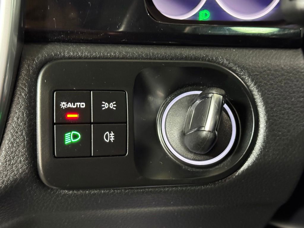 Used 2023 Porsche Cayenne Platinum Edition w/ Towing Package w/o Tow Ball image 17