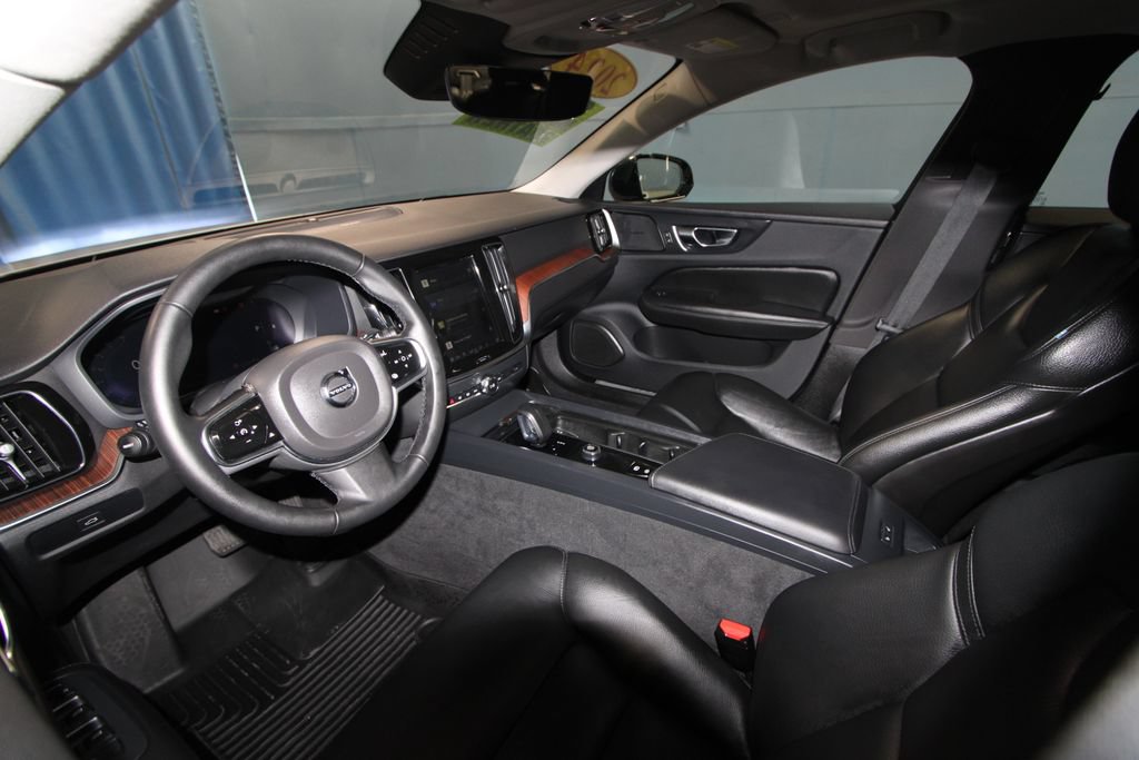 Used 2024 Volvo S60 B5 Plus AWD/4WD image 2