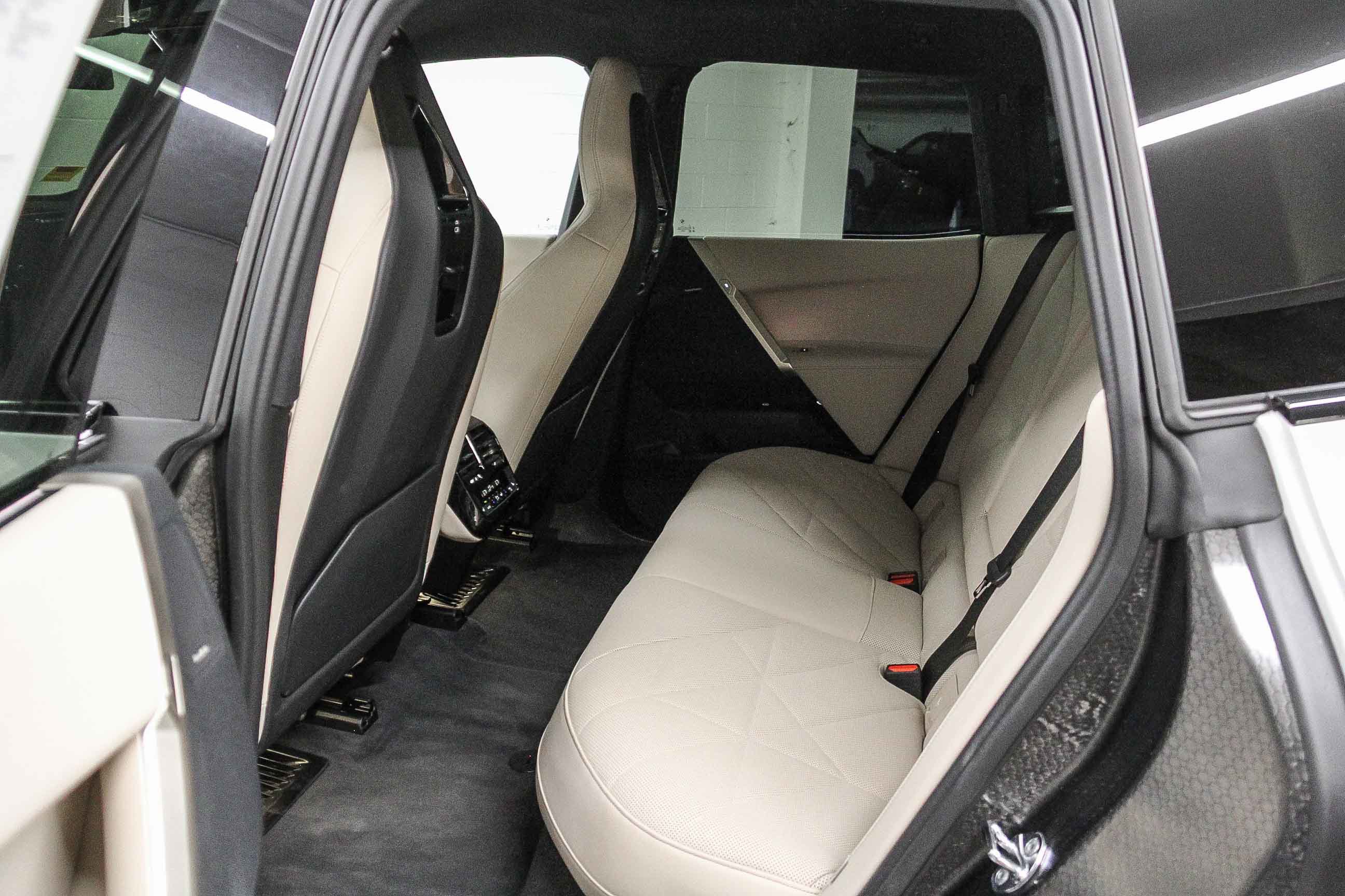 Used 2026 BMW iX xDrive45 w/ Premium Package image 16