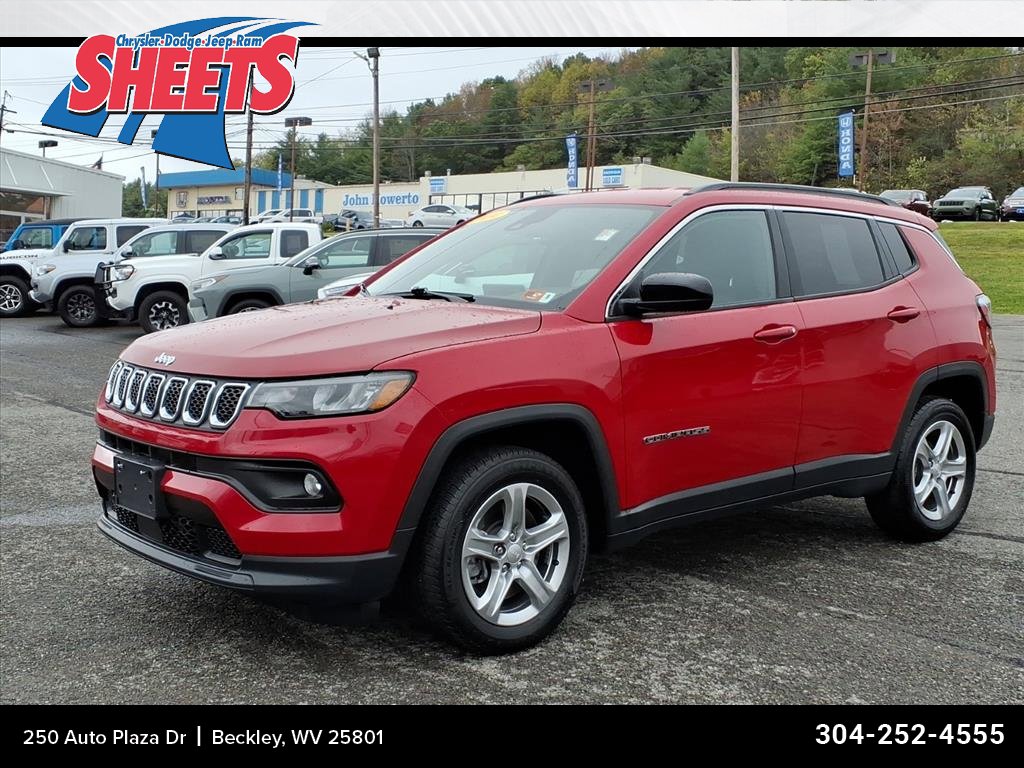 Used 2024 Jeep Compass Latitude image 1
