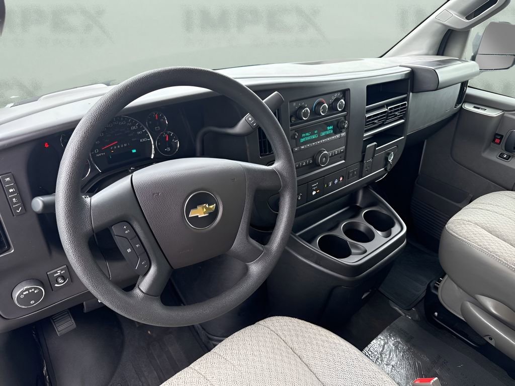 Used 2025 Chevrolet Express 3500 LT w/ LT Preferred Equipment Group RWD image 12