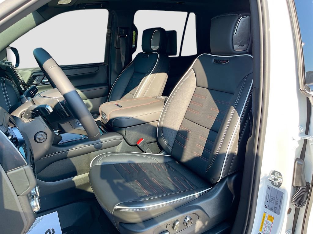 Used 2025 GMC Yukon AT4 Ultimate w/ LPO, Floor Liner Package AWD/4WD image 16