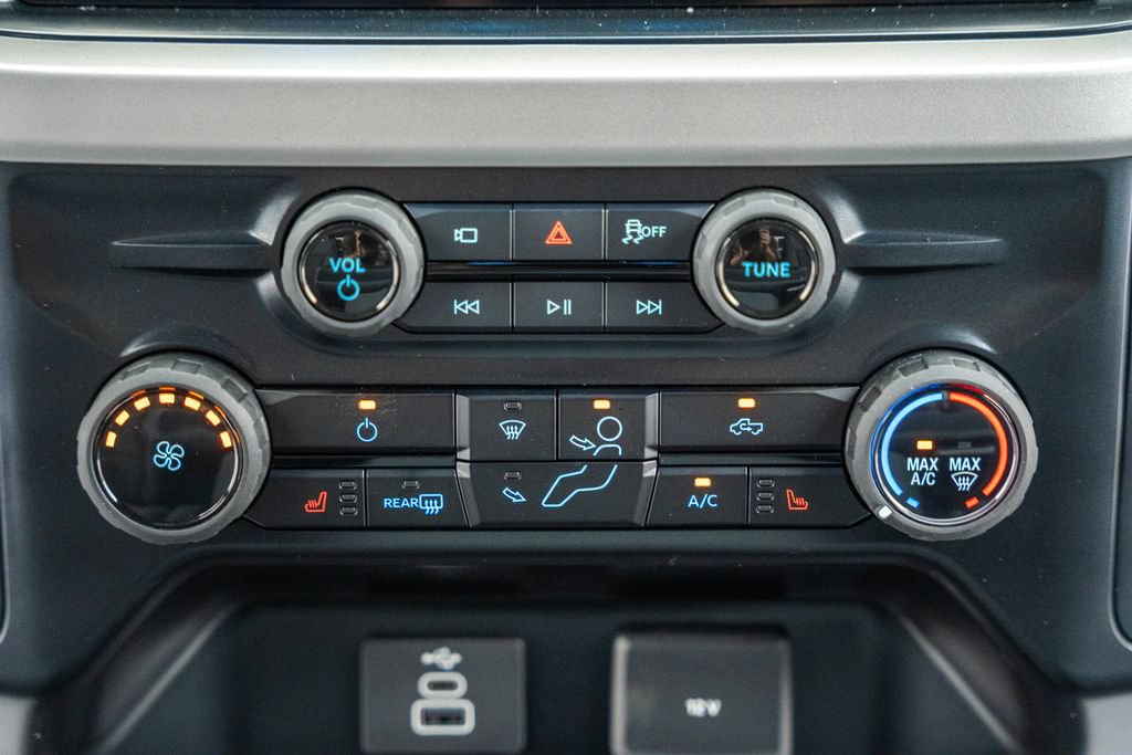 New 2026 Ford F350 XLT w/ XLT Premium Package AWD/4WD image 27