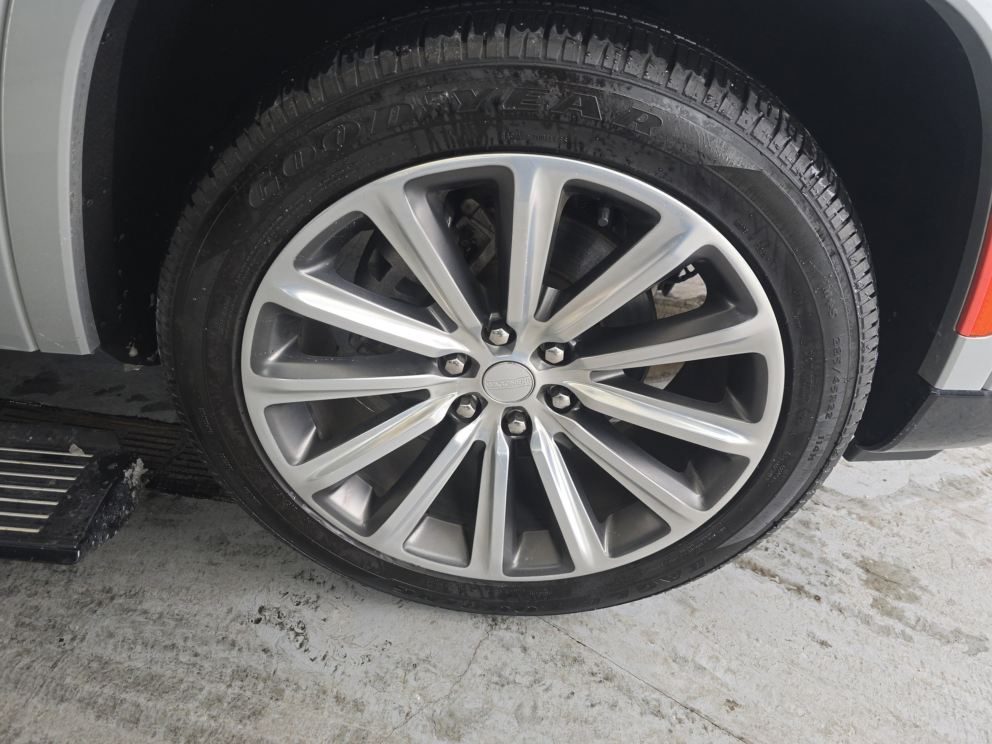 Used 2022 Jeep Grand Wagoneer Series II w/ Convenience Group III image 11