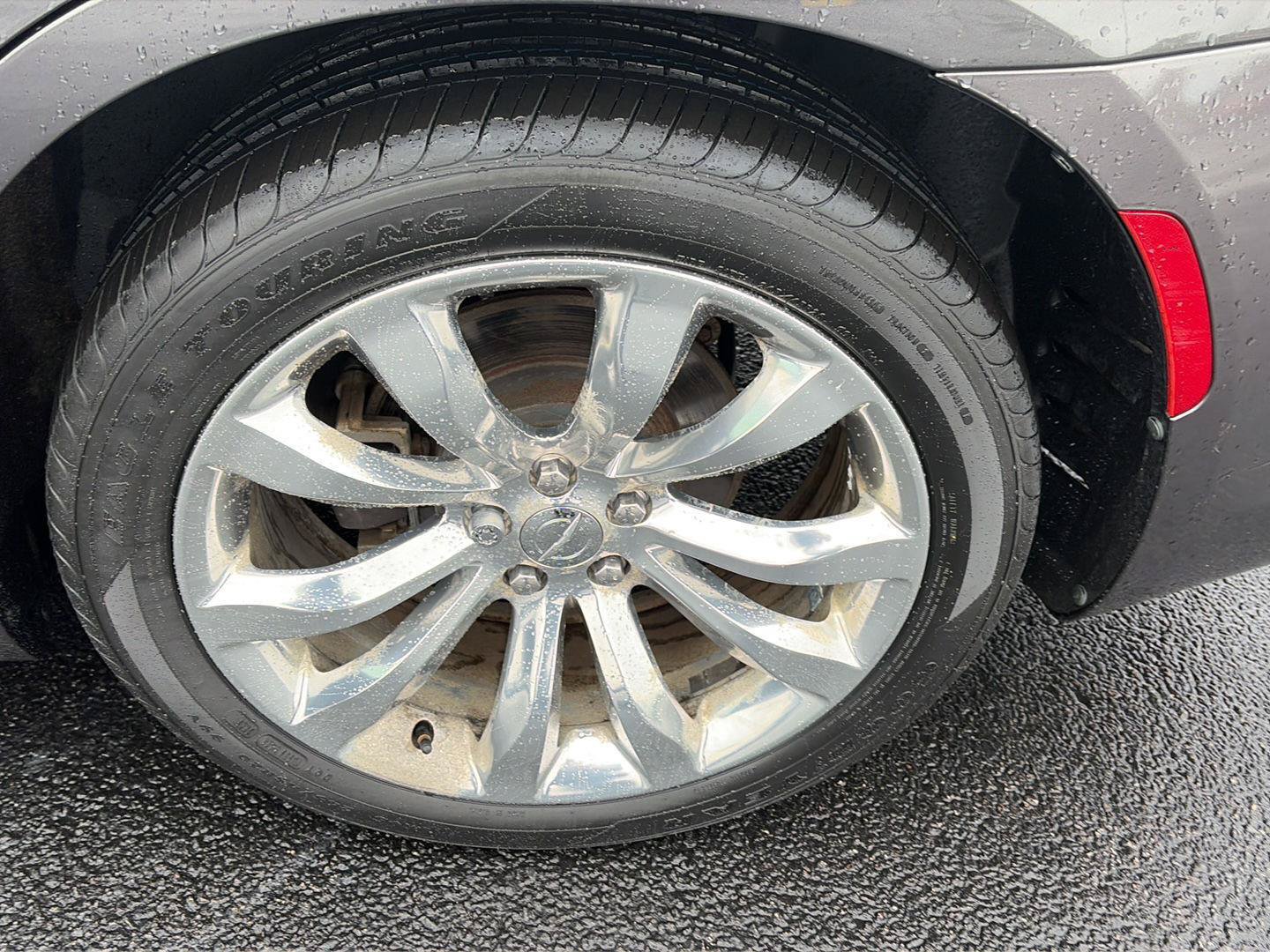 Used 2017 Chrysler 300 C RWD image 35