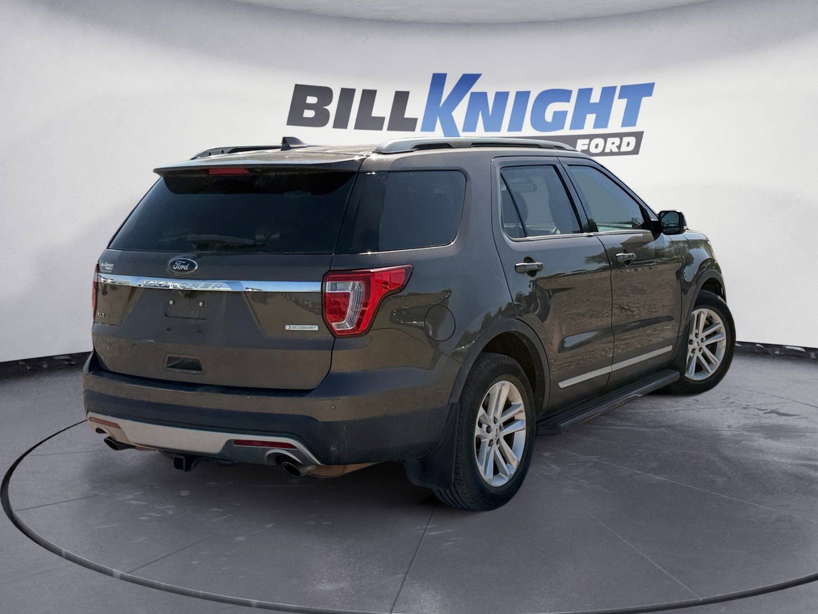 Used 2016 Ford Explorer XLT w/ Equipment Group 202A FWD image 5