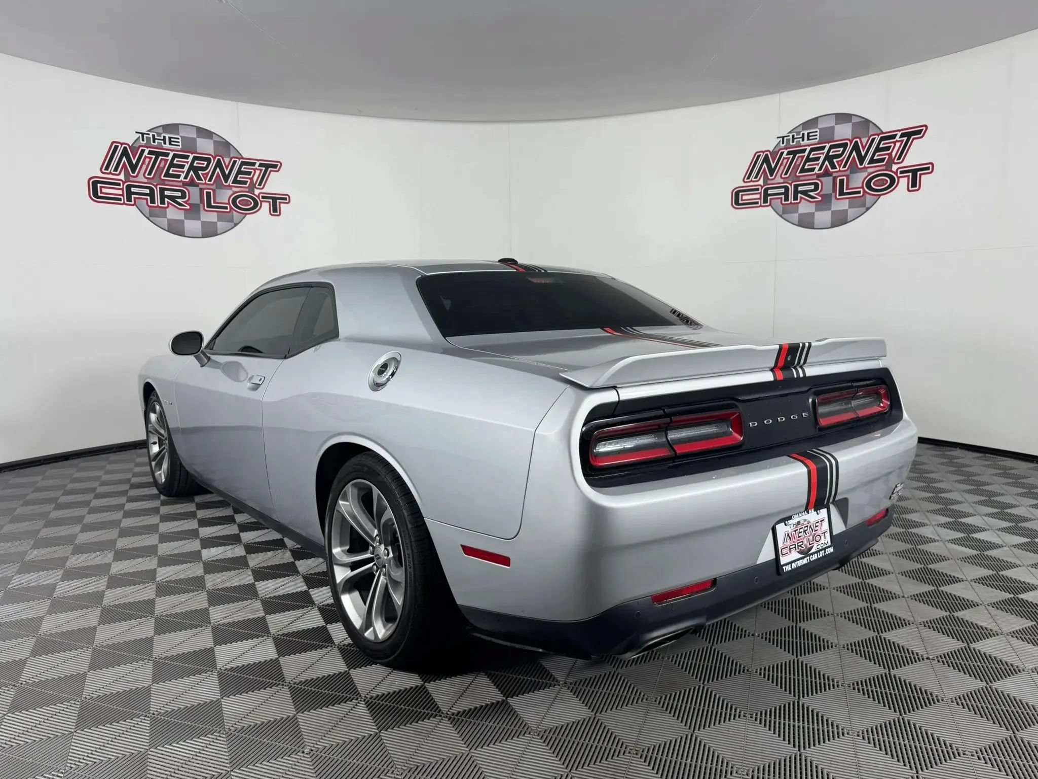 Used 2020 Dodge Challenger R/T RWD image 5