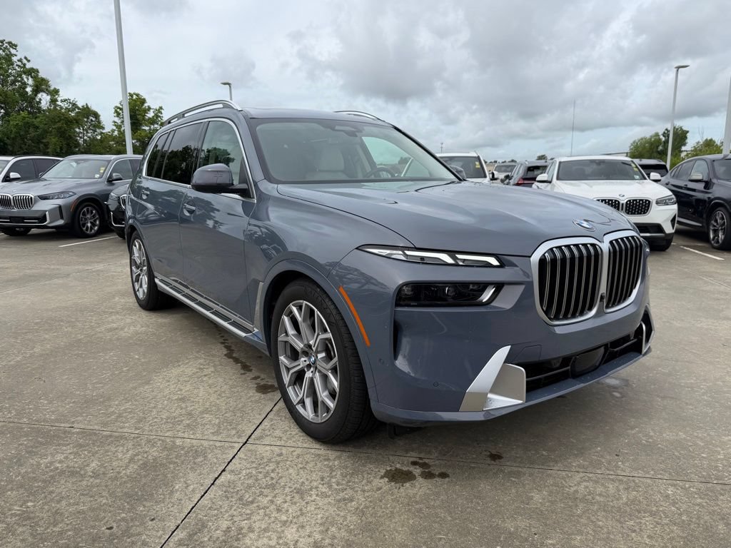 Certified 2026 BMW X7 xDrive40i w/ Executive Package AWD/4WD image 3