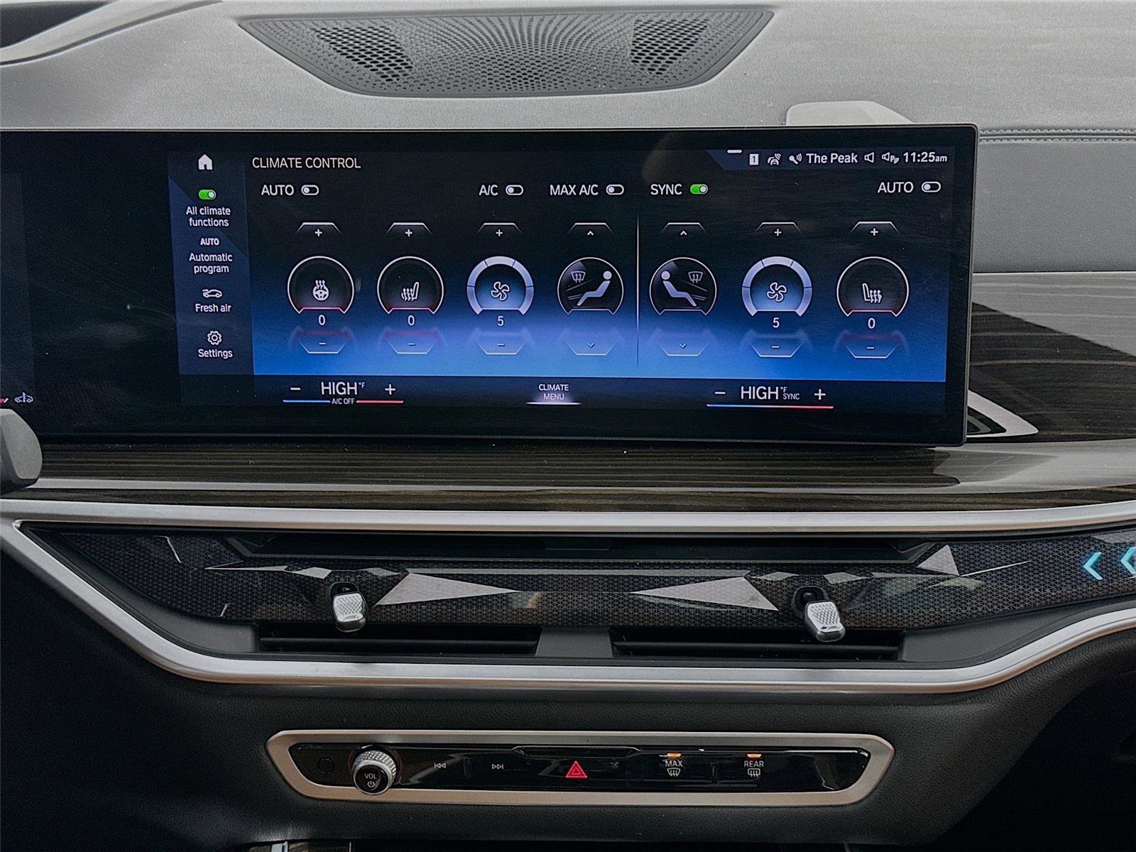 Used 2023 BMW X7 xDrive40i w/ M Sport Package image 16