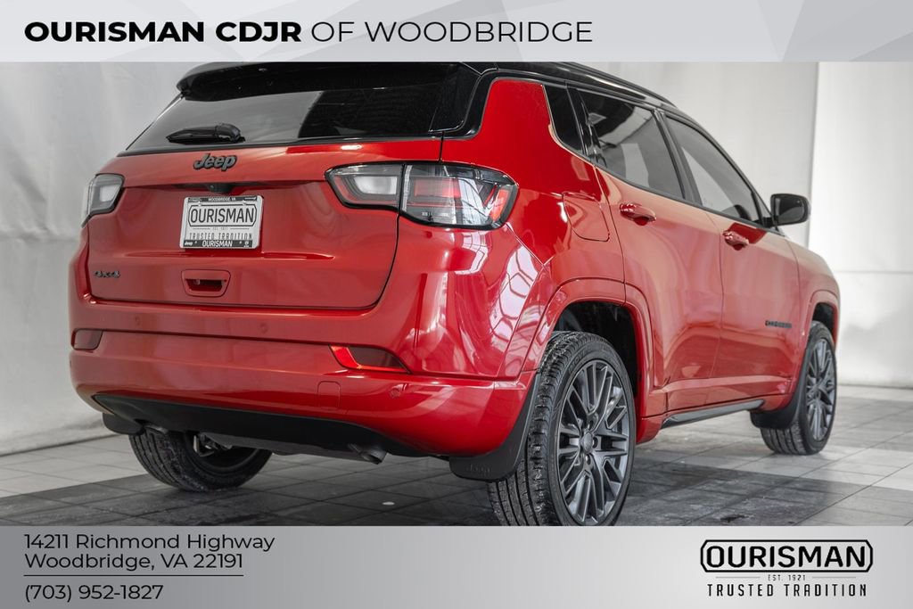 Certified 2024 Jeep Compass Limited w/ High Altitude Package image 5