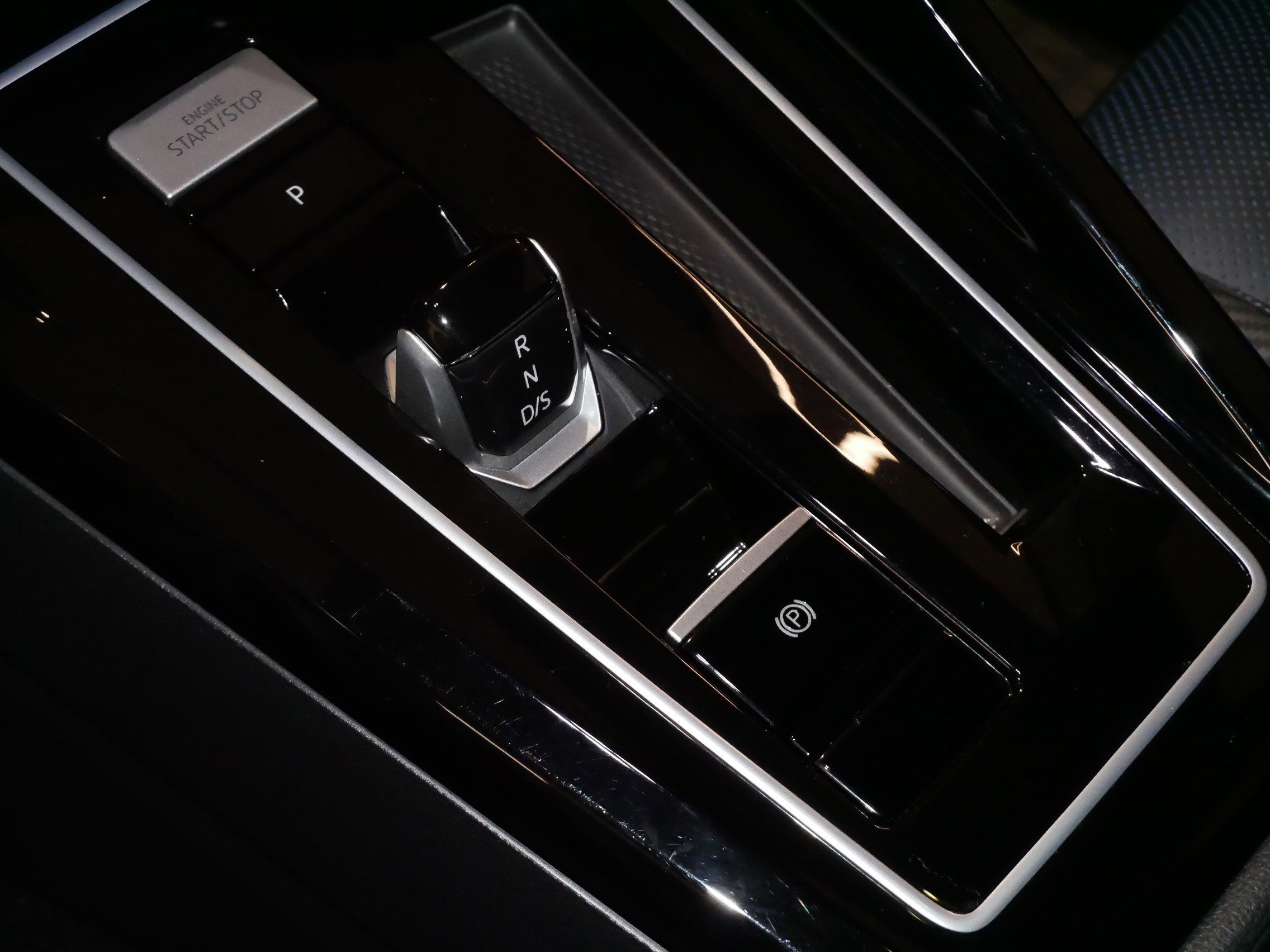 Used 2024 Volkswagen Golf R image 21