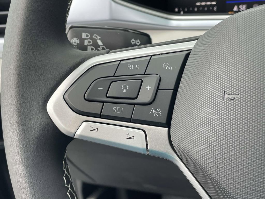 New 2026 Volkswagen Taos SE FWD image 21