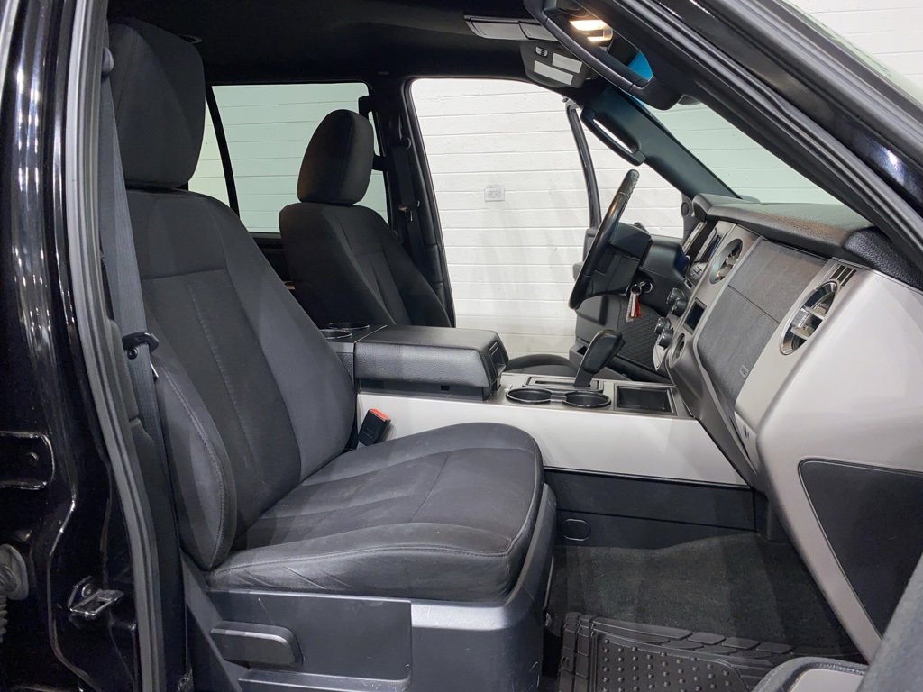 Used 2017 Ford Expedition XLT image 11