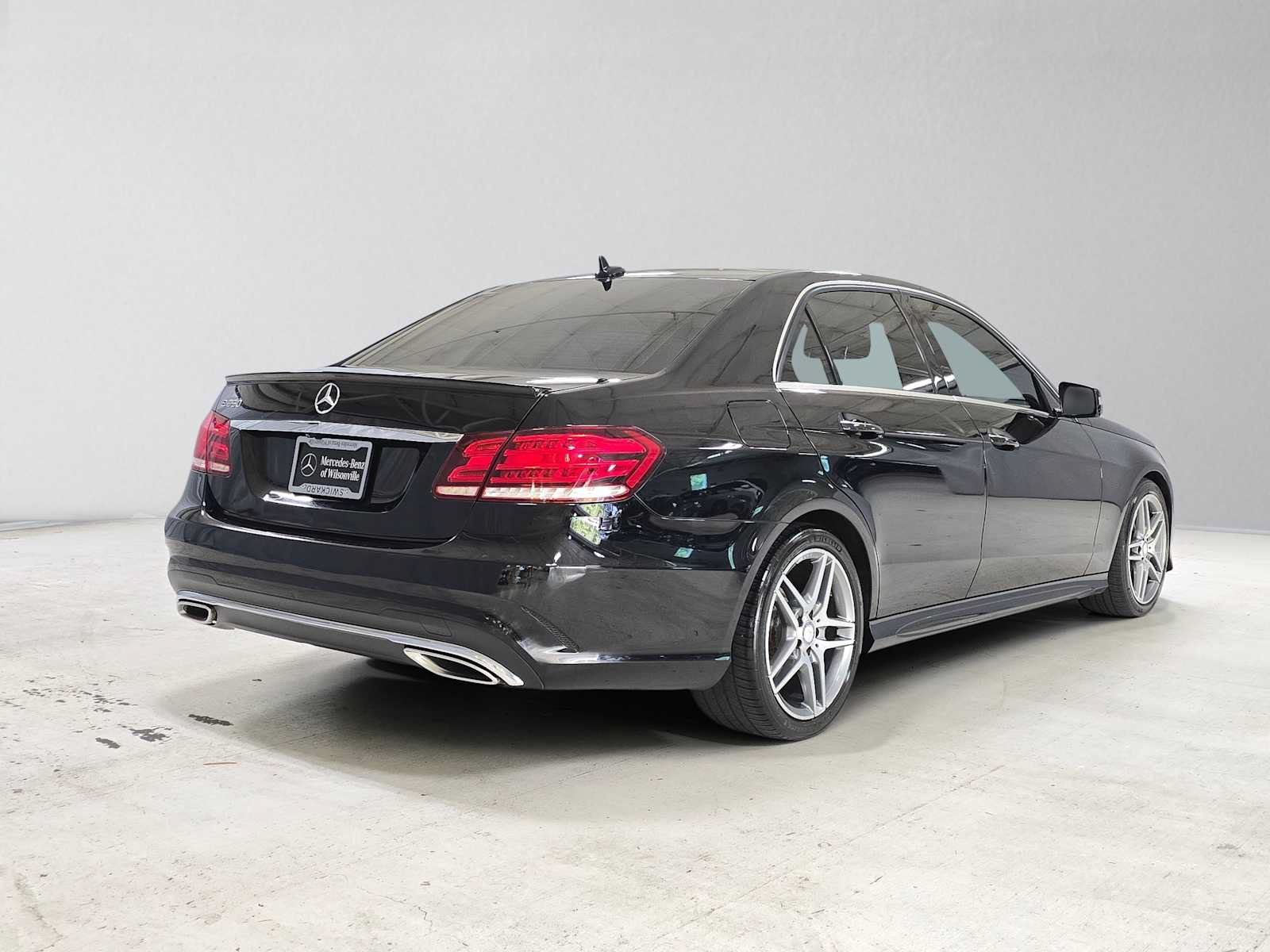 Used 2016 Mercedes-Benz E 350 Sedan image 3