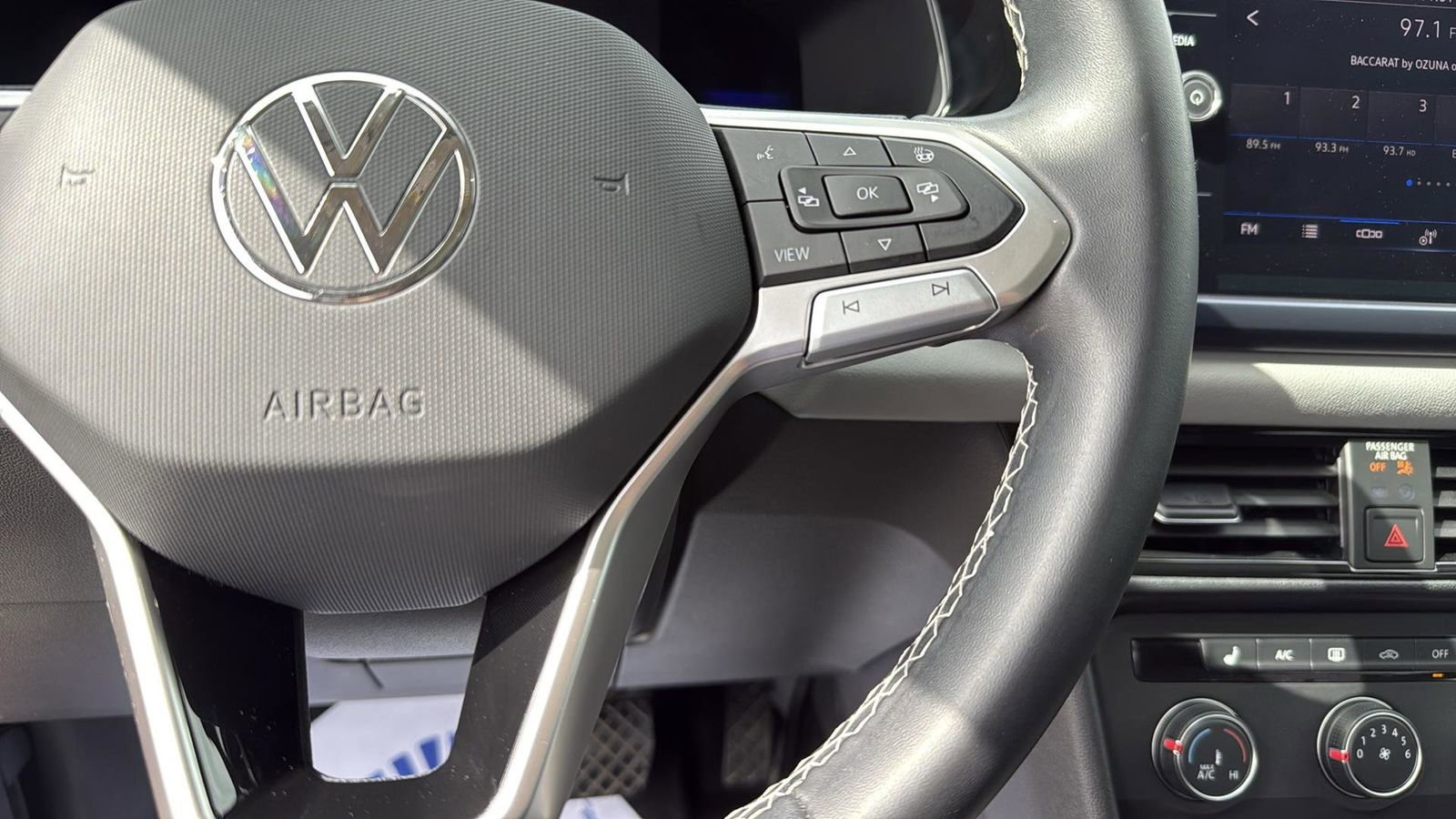 Used 2022 Volkswagen Taos SE image 16