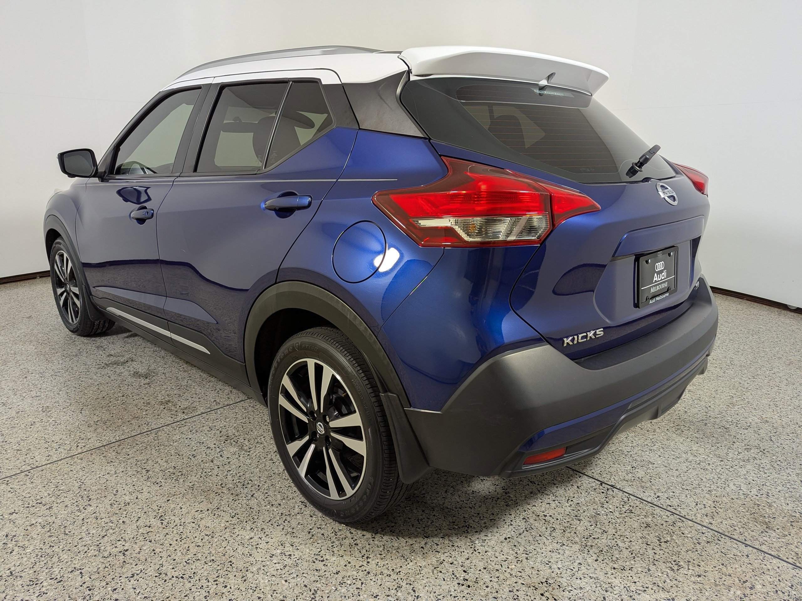Used 2018 Nissan Kicks SR FWD image 6
