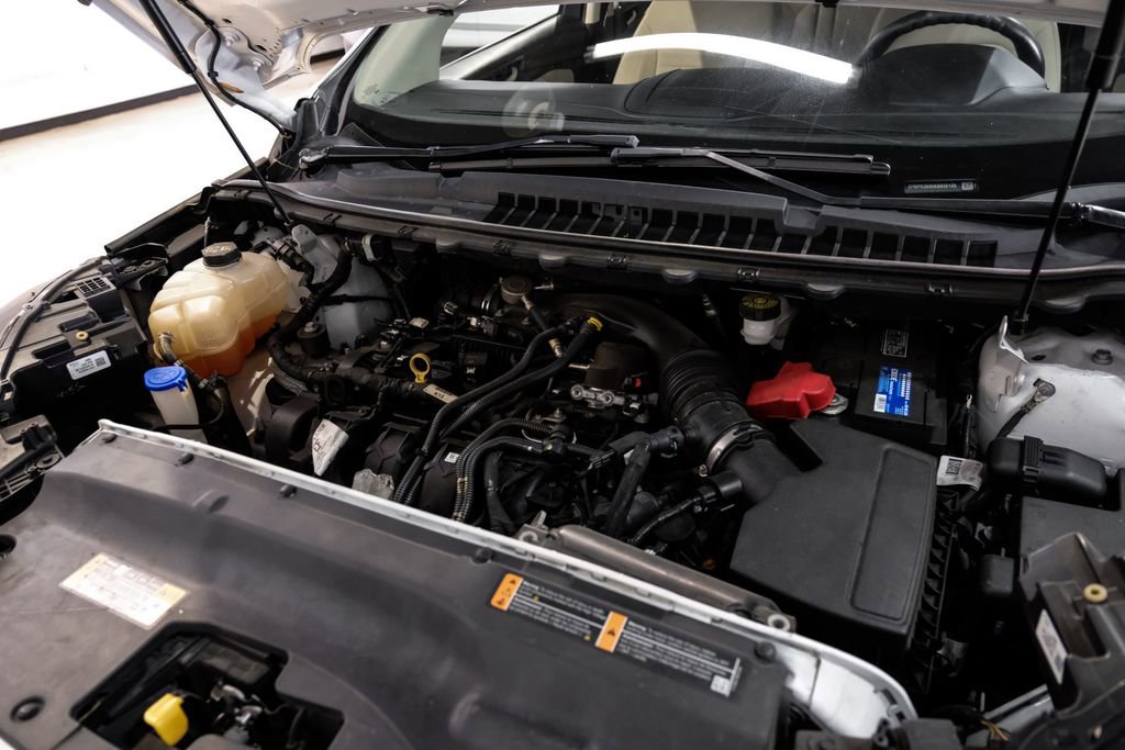 Used 2019 Ford Edge SE image 44