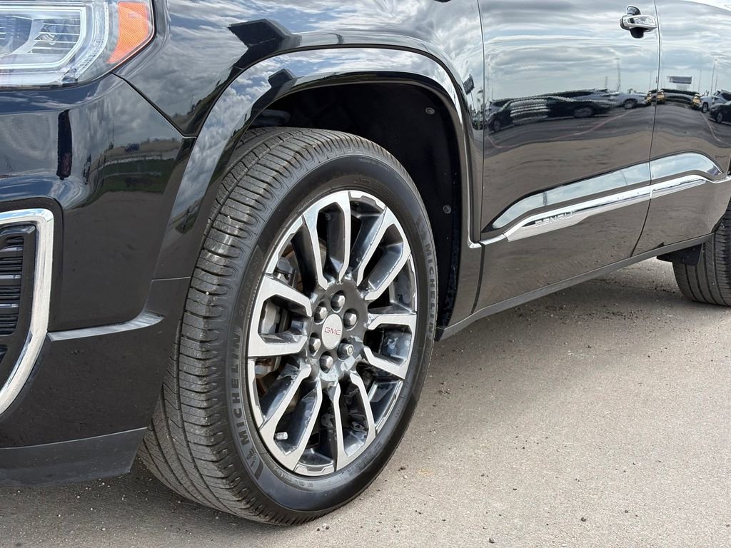 Used 2020 GMC Acadia Denali w/ Technology Package FWD image 9