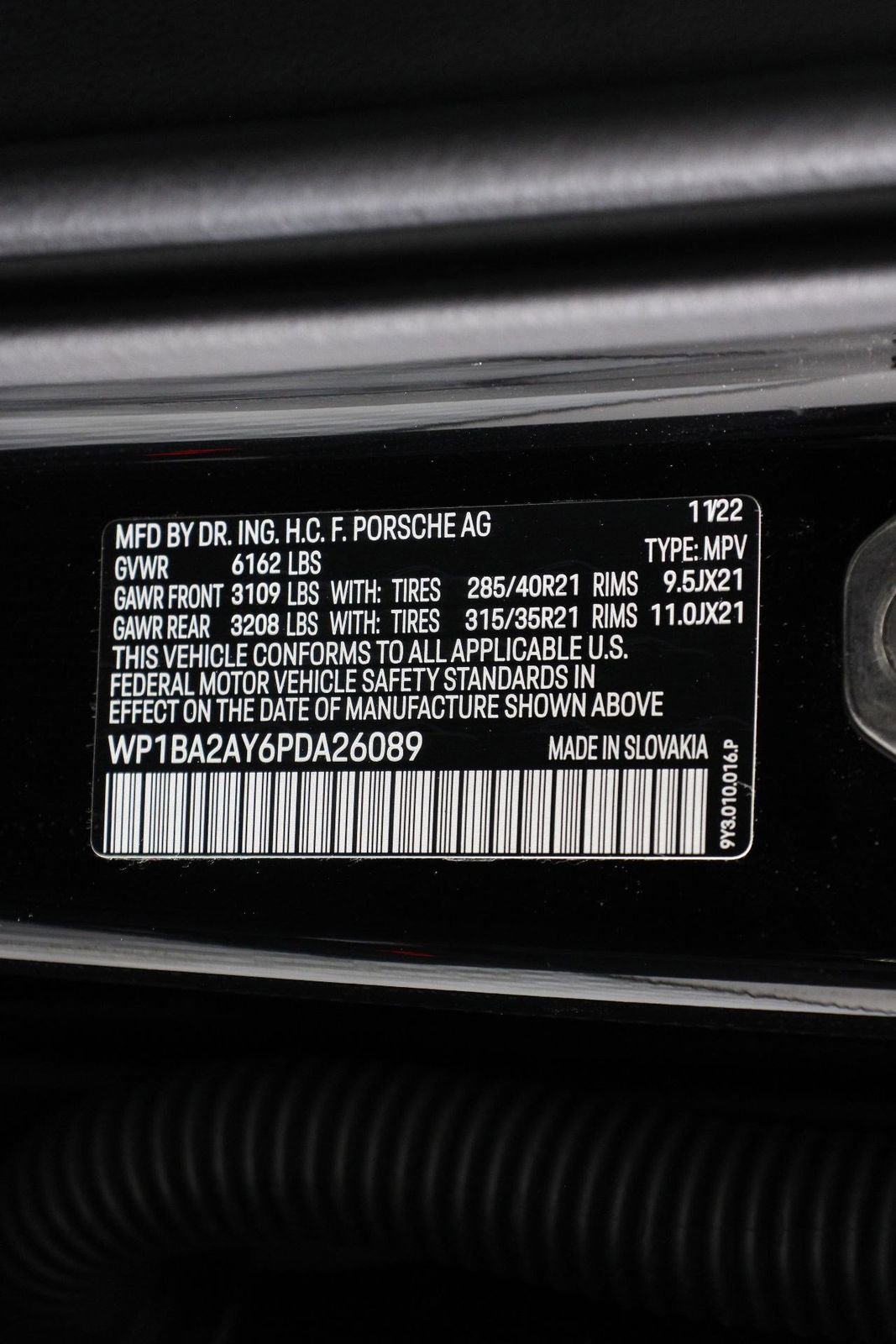 Certified 2023 Porsche Cayenne Platinum Edition image 19