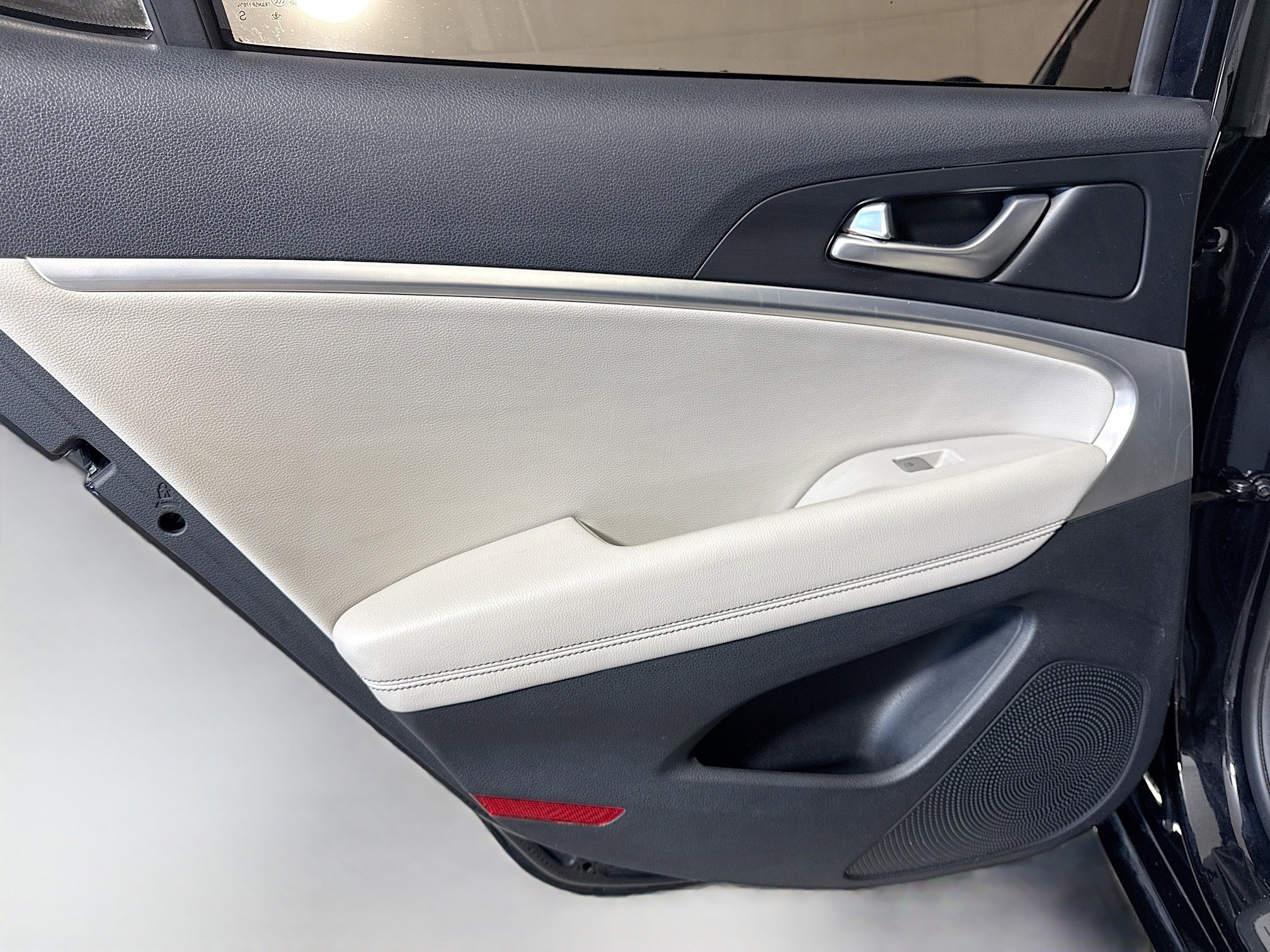 Used 2022 Genesis G70 2.0T RWD image 26