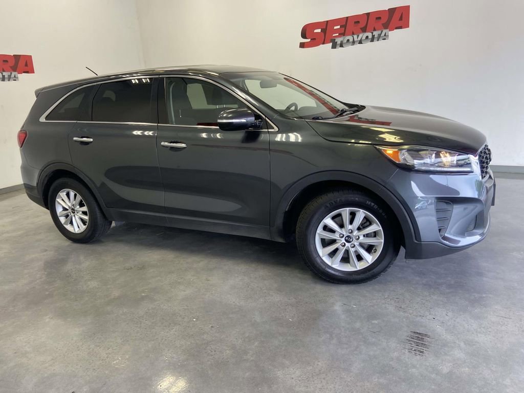 Used 2020 Kia Sorento LX image 2