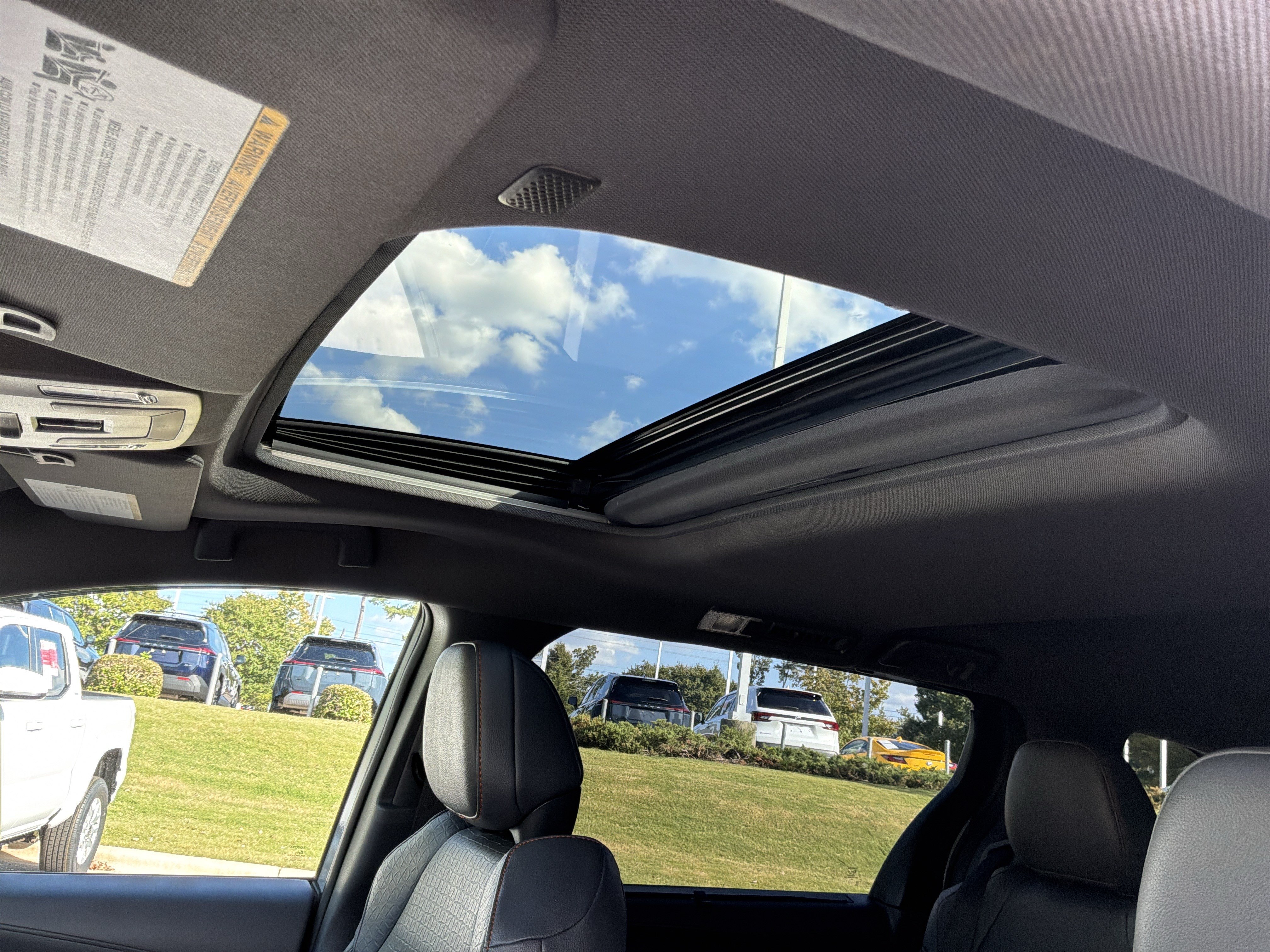 Used 2023 Toyota Sienna XSE FWD image 28