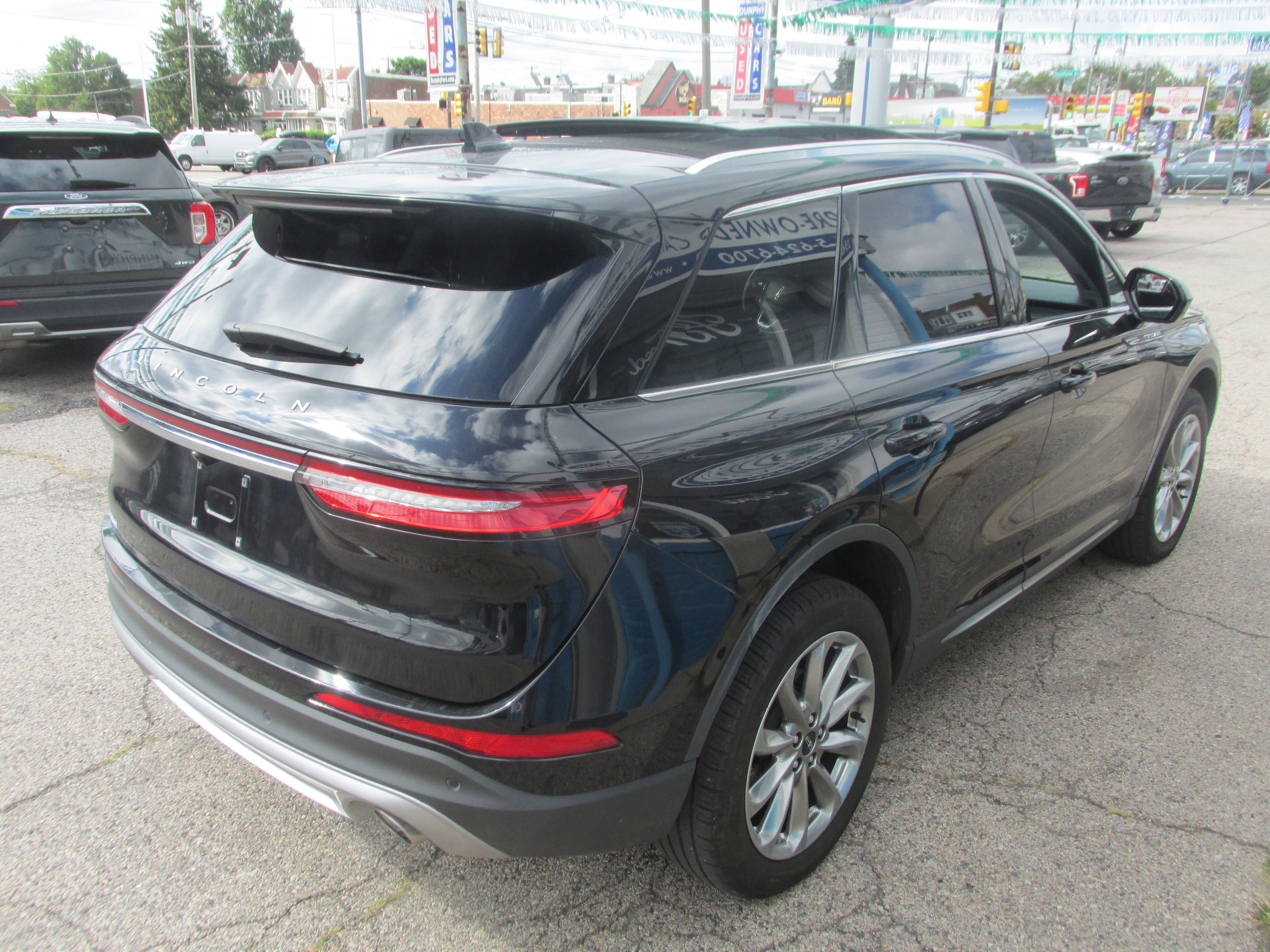 Used 2022 Lincoln Corsair AWD w/ Premium Package image 4