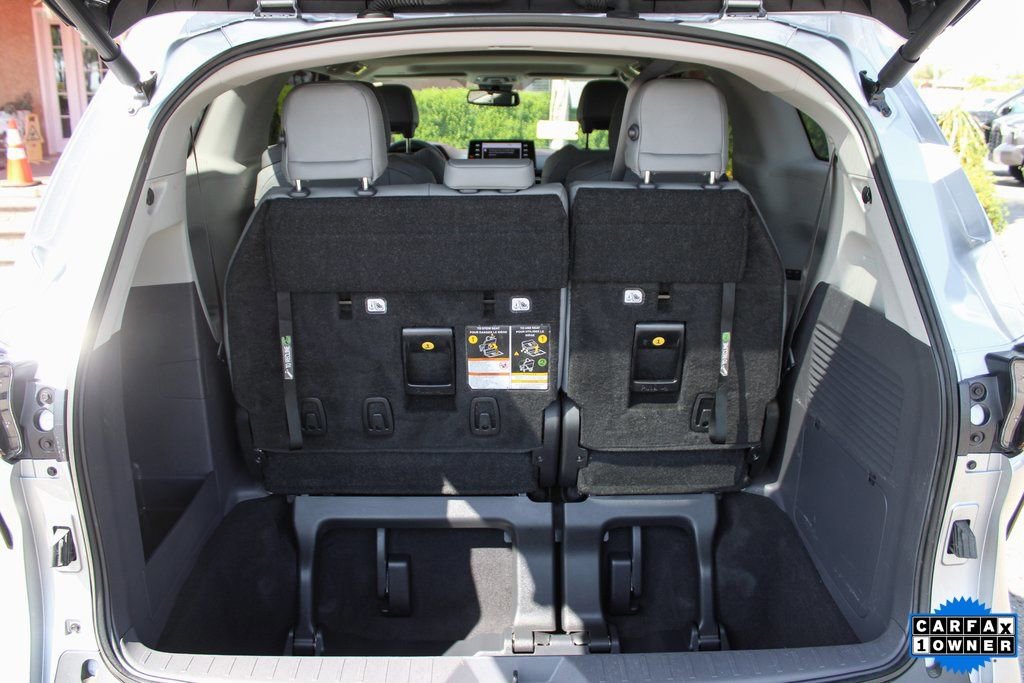 Used 2023 Toyota Sienna XLE AWD/4WD image 9