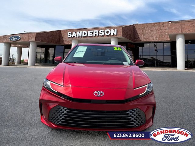Used 2025 Toyota Camry XLE FWD image 8