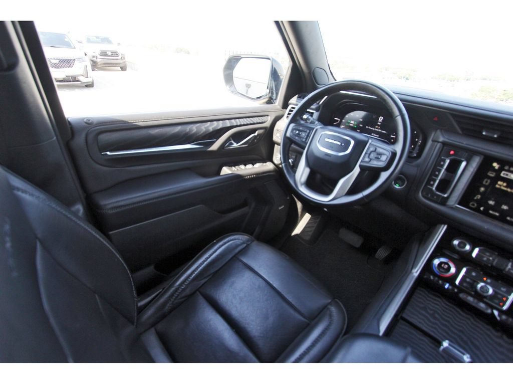 Used 2024 GMC Yukon Denali RWD image 8