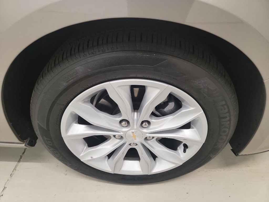 Used 2025 Chevrolet Malibu LT image 4