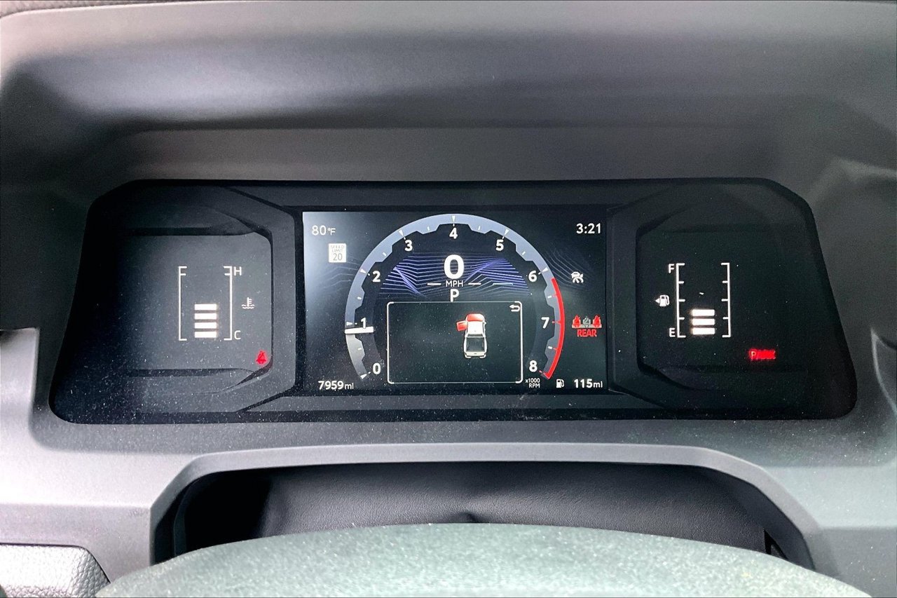 Used 2025 Toyota Tacoma SR5 AWD/4WD image 12
