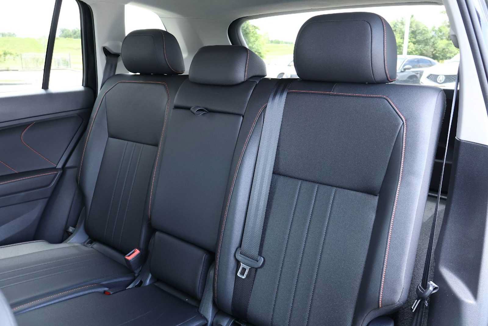 Used 2024 Volkswagen Tiguan Wolfsburg Edition AWD/4WD image 13