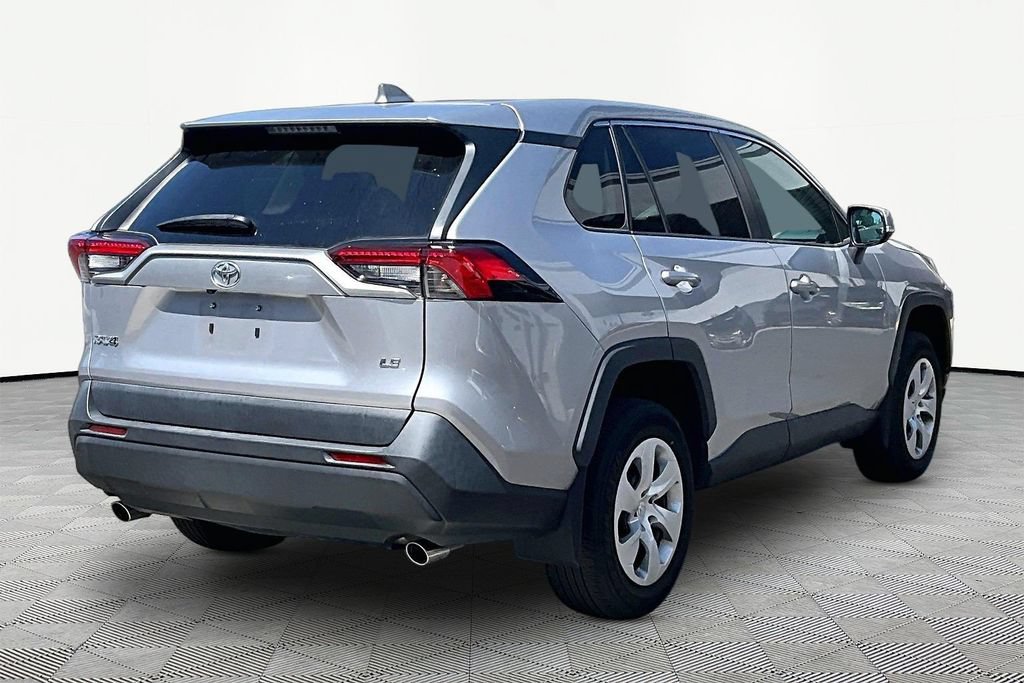 Used 2023 Toyota RAV4 LE FWD image 2