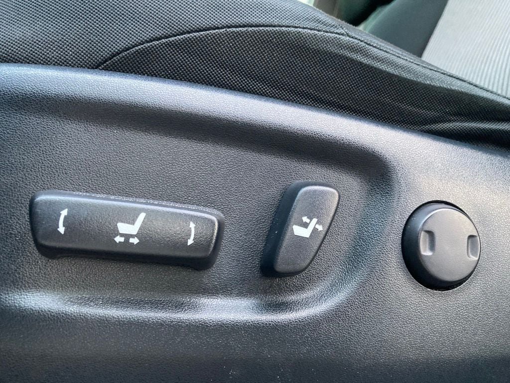 Used 2018 Toyota 4Runner SR5 RWD image 12