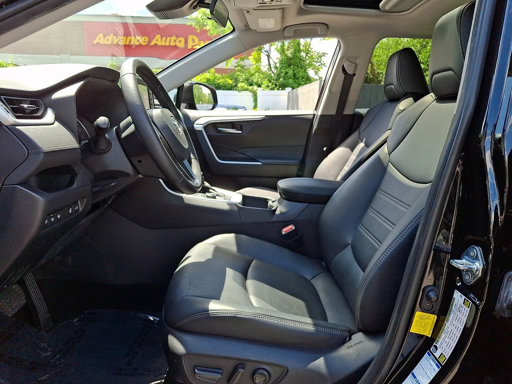 Certified 2022 Toyota RAV4 XLE Premium AWD/4WD image 14