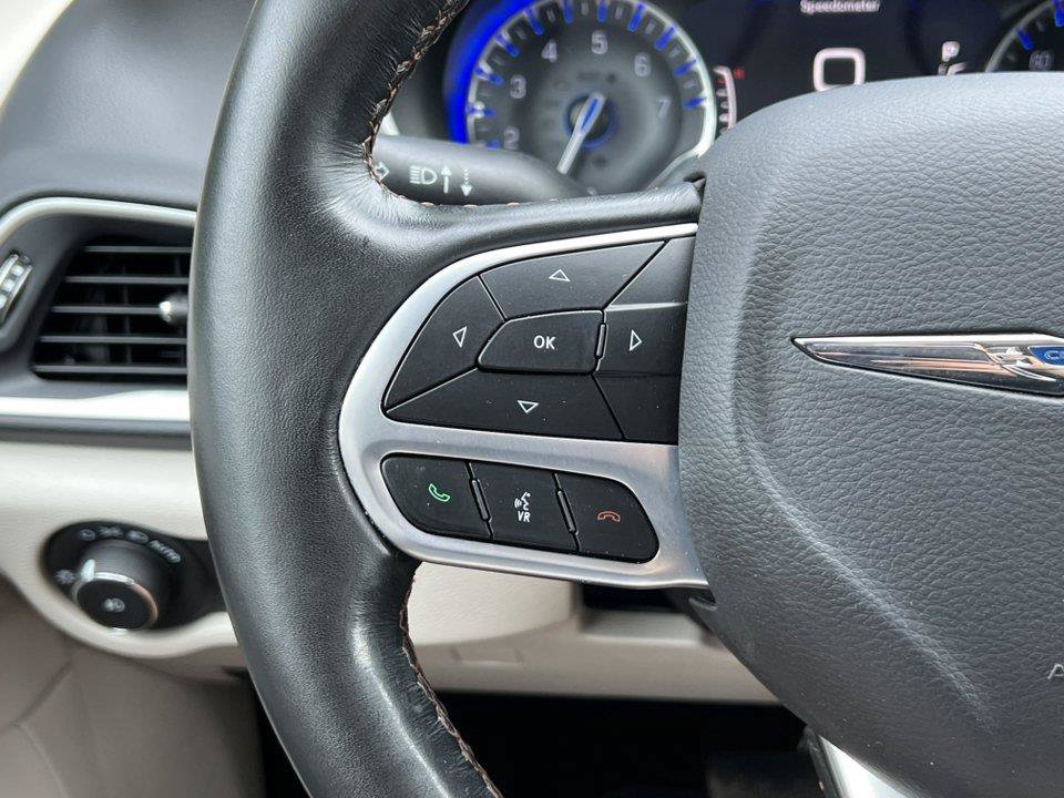 Used 2020 Chrysler Pacifica Touring-L Plus w/ Advanced Safetytec Group FWD image 20