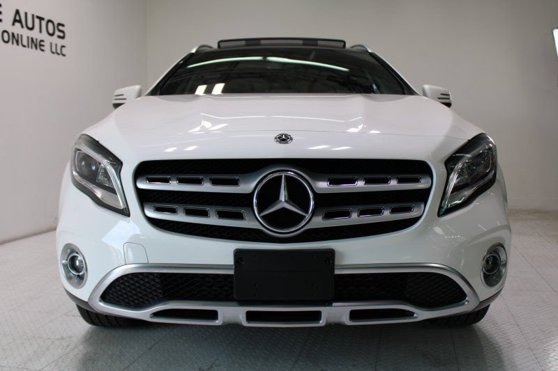 Used 2019 Mercedes-Benz GLA 250 4MATIC w/ Premium Package image 11