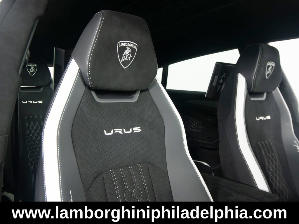 Used 2023 Lamborghini Urus Performante AWD/4WD image 43
